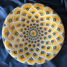 Carica l'immagine nel visualizzatore di Gallery, Wall Plate 'Yellow Peacock Feather' Large