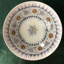 Carica l'immagine nel visualizzatore di Gallery, 30 cm diameter serving bowl with Little Palms decor