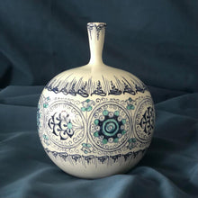 Load image into Gallery viewer, Ball Vase Little Palms