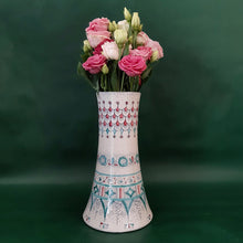 Load image into Gallery viewer, Flower Vase 'Elia'