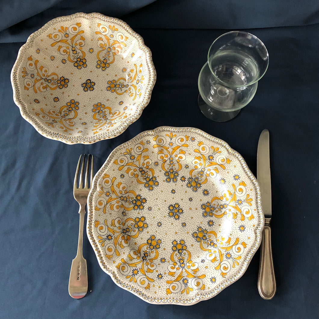 Yellow Moresco Maiolica Dining Set Two Plates