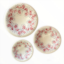 Load image into Gallery viewer, Wall Plates Collection Set of Three &#39;Umbrian Rose&#39;
