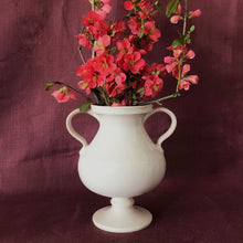 Carica l&#39;immagine nel visualizzatore di Gallery, White  Maiolica Vessel
