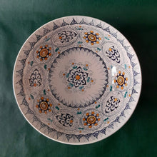 Load image into Gallery viewer, Majolica serving bowl 25cm diameter Little Palms decor
