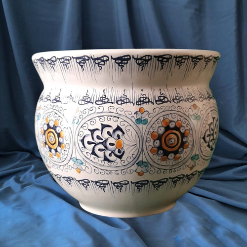 handmade ceramic maiolica pottery flower pot