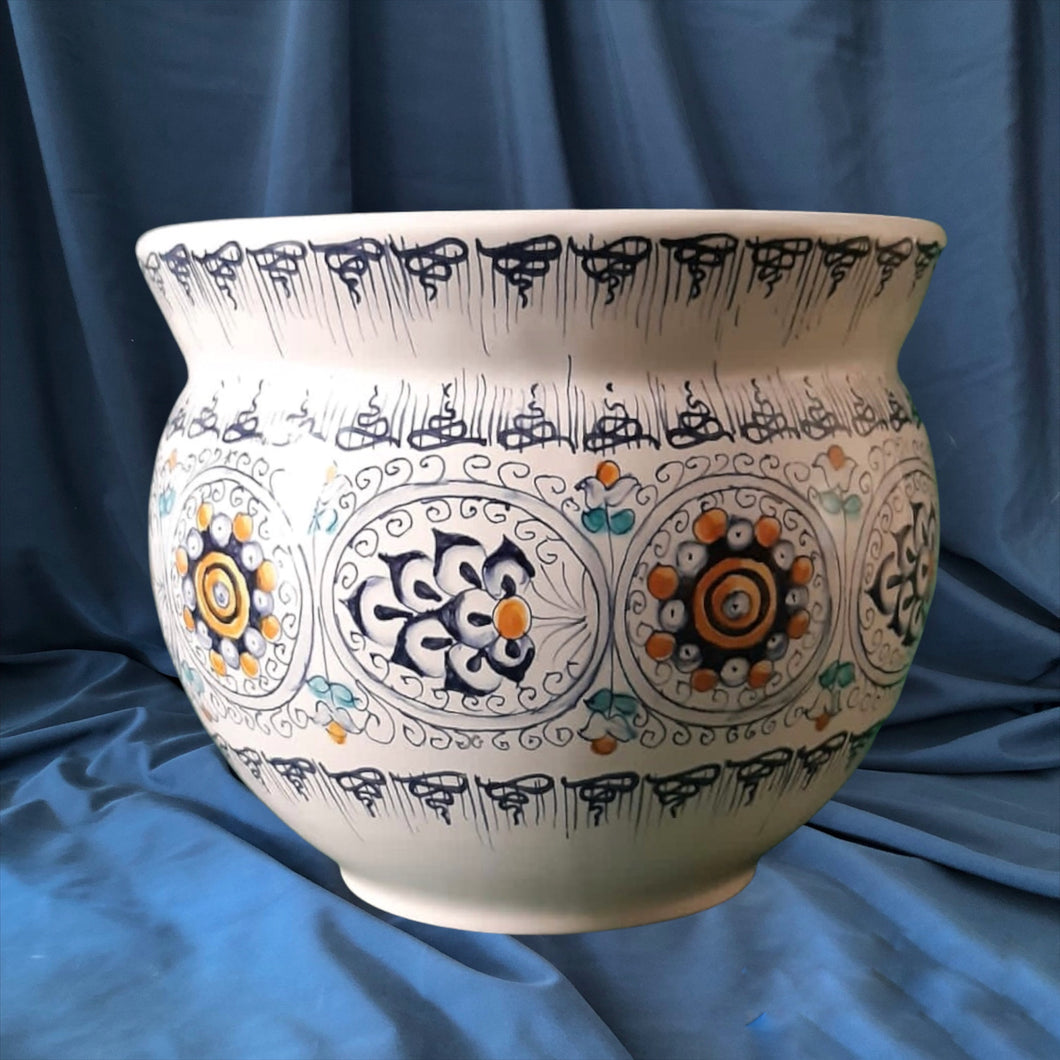 handmade ceramic maiolica pottery flower pot