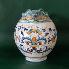 Carica l&#39;immagine nel visualizzatore di Gallery, Large Jug &#39;In Aqua Salus In Vino Veritas&#39;
