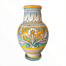 Carica l&#39;immagine nel visualizzatore di Gallery, Large Renaissance Vase
